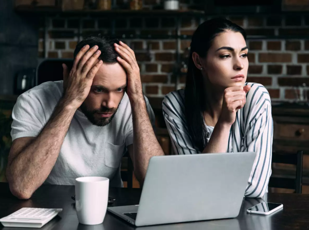 4 Signs That Your Boyfriend Will Not Forget About You After Break Up