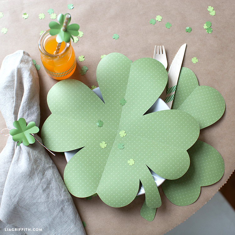 Paper Clover Placemats for your St. Patrick’s Working day Brunch