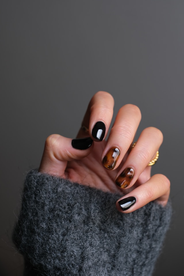 Short Black Nails: Elegance, Versatility, and Style